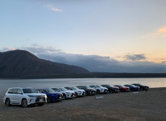 レクサス車整列画像